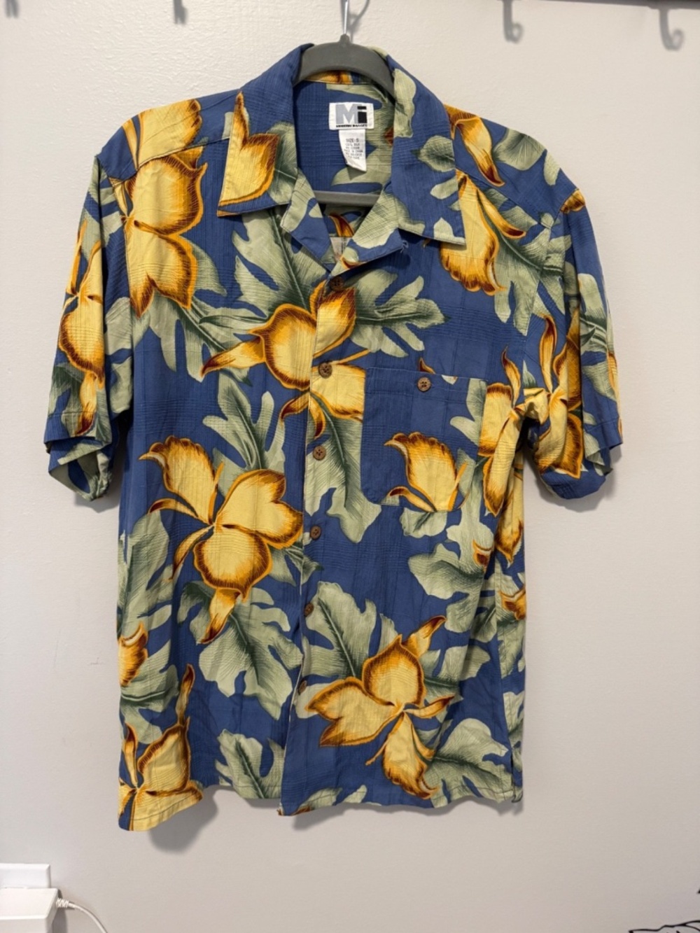 Modern Image Men's Silk Hawaiian Print Short Sleeve Button Up Shirt Size Small